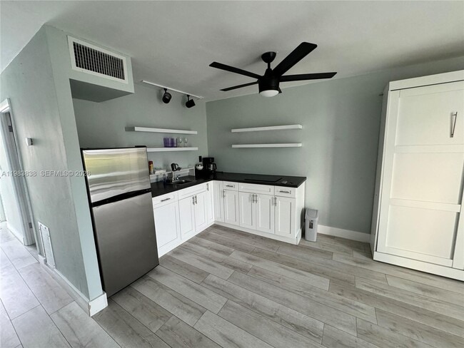 Photo - 1615 West Ave Unit 402