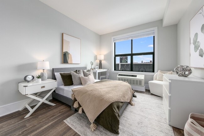 Building Photo - 32 Oakland Ave Unit # 913