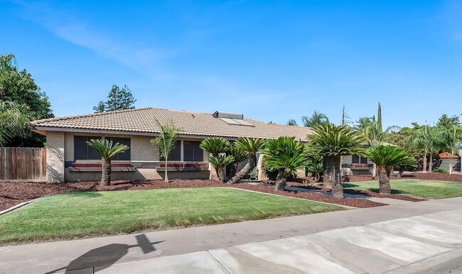 Photo - 1420 E Coelho Ave