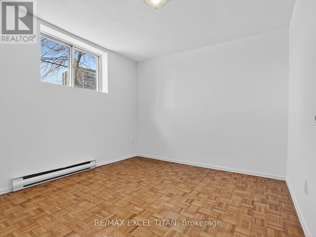 Photo - 1042 Sheppard Ave W Unité G1