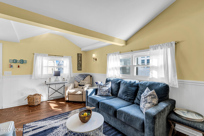 Photo - 112 W Tide Way House