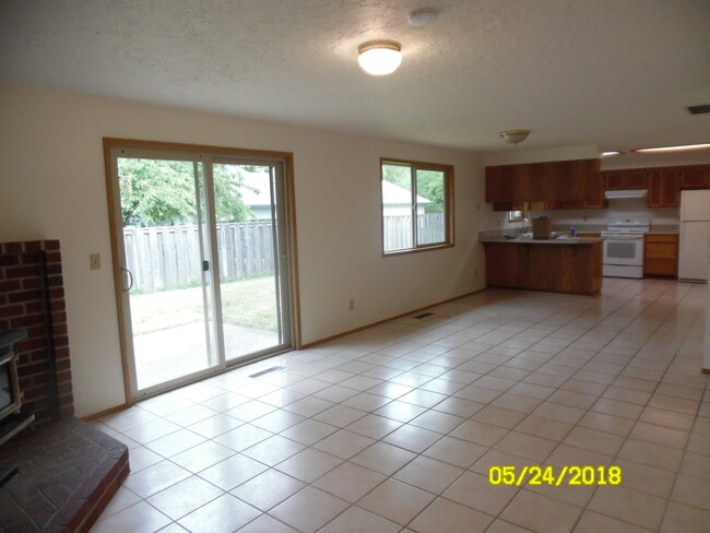 Photo - 745 SE Alethea Way