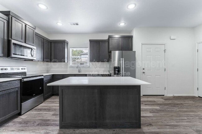 Photo - 955 S Benchmark Ln Unit 1