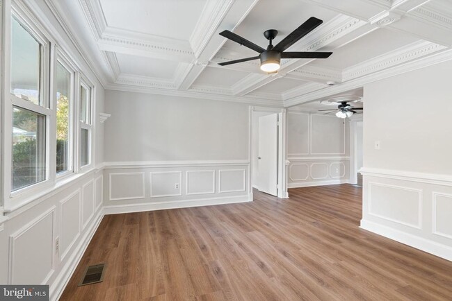 Photo - 4421 Kenwood Dr