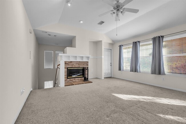 Photo - 15 Scarlet Woods Ct