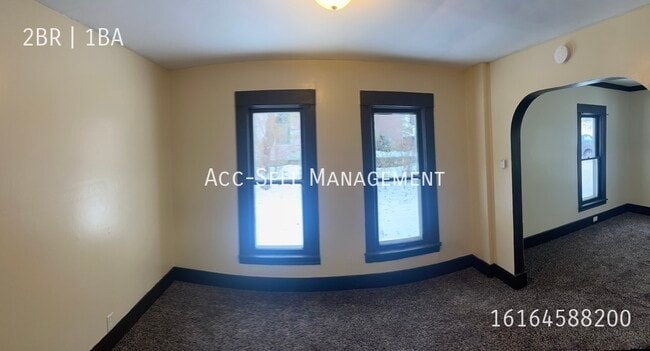 Photo - 836 Coit Ave NE