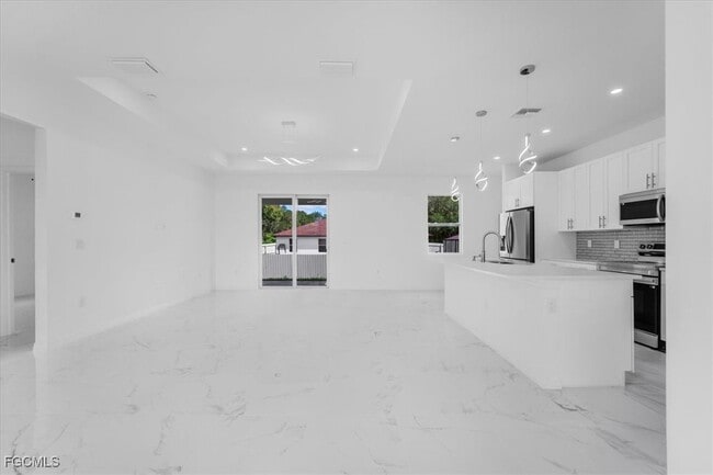 Building Photo - 1508 Hibiscus Ave