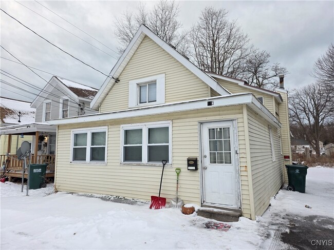 Building Photo - 113 W Seneca St