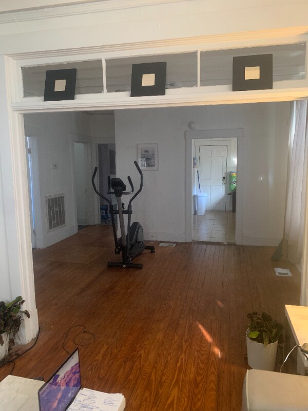 Photo - 1014 W 39th St