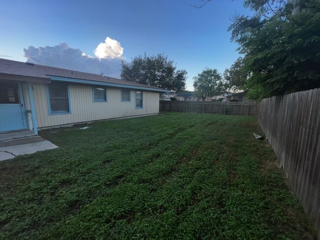 Photo - 3/2/2 home on a quiet street. Centrally located to restaurants, and shopping.