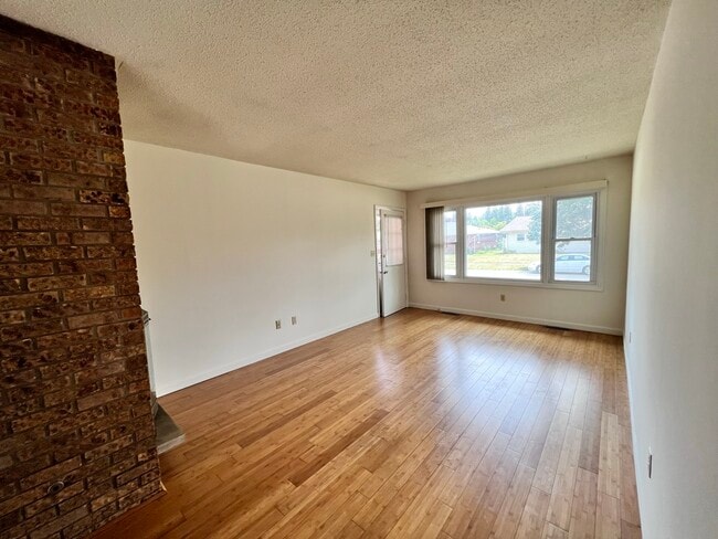 Photo - 1002 E Willard St