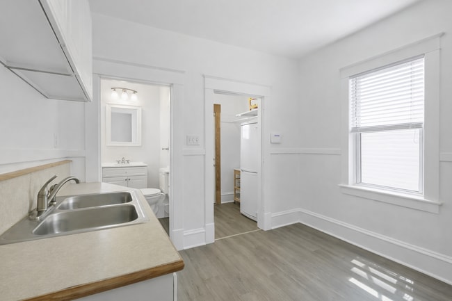 Photo - 346 Cleveland Ave N