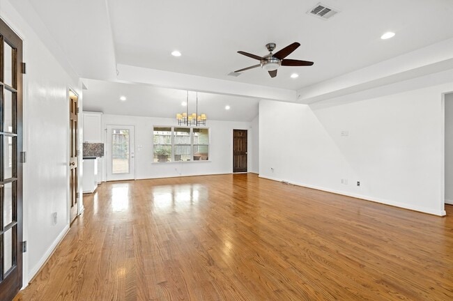 Photo - 1526 Adkins Rd