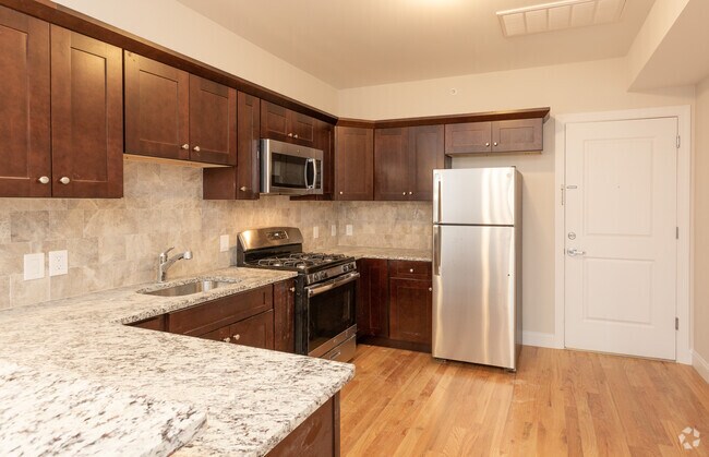 Cocina - 551 Centre St