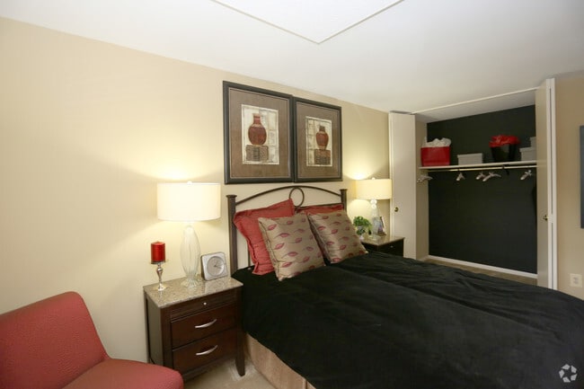 3 Bedroom 1212 SF-Bedroom