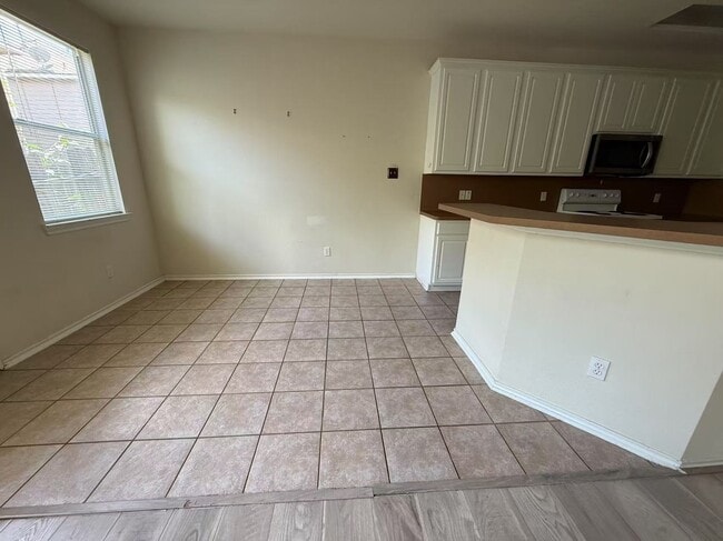 Photo - 16623 Newglen Ln