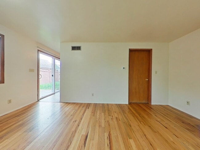 Photo - 2 Bedroom Duplex ~ Corvallis ~ Pet Friendly Unit 629 NW 30th