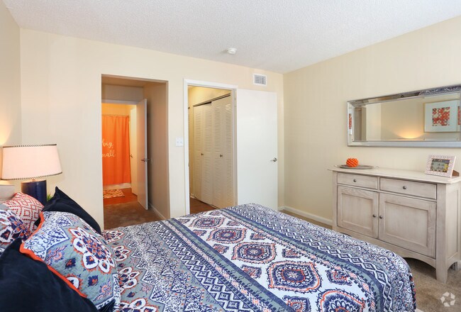 Cypress - 2BD/2BA - 1050 SqFt - 2nd Bedroom - Pointe at Carrollwood