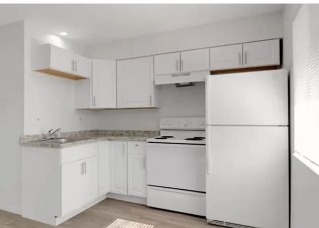 Courtyard Apartments