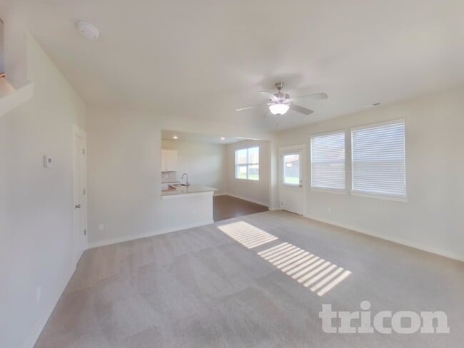 Photo - 4822 Kingdom Dr