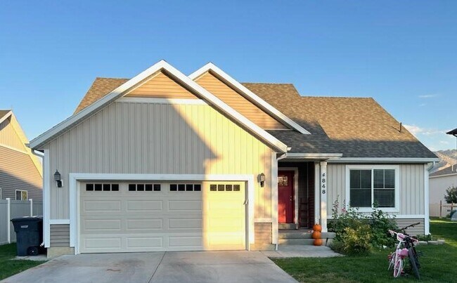 Photo - 848 N 440 W