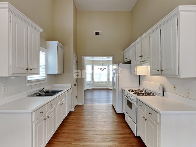 Photo - 1954 Firelight Ln