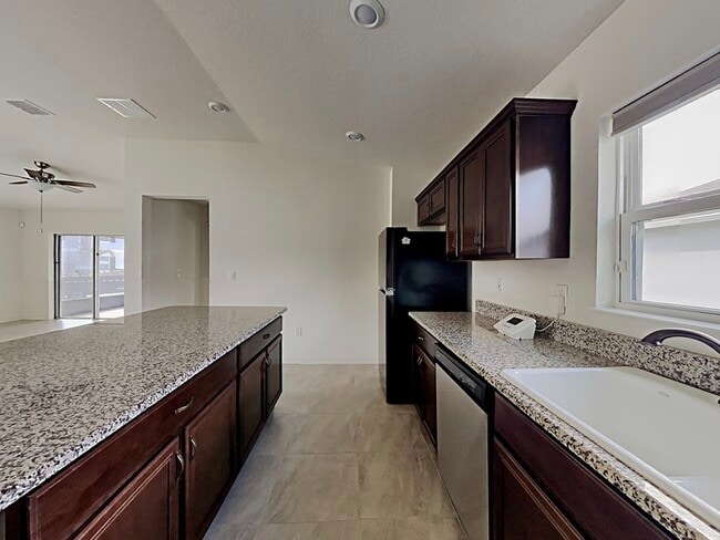 Photo - 4600 Glencrest Loop