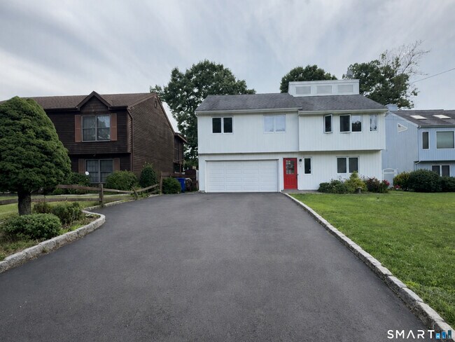 Photo - 9 Oakledge Cir