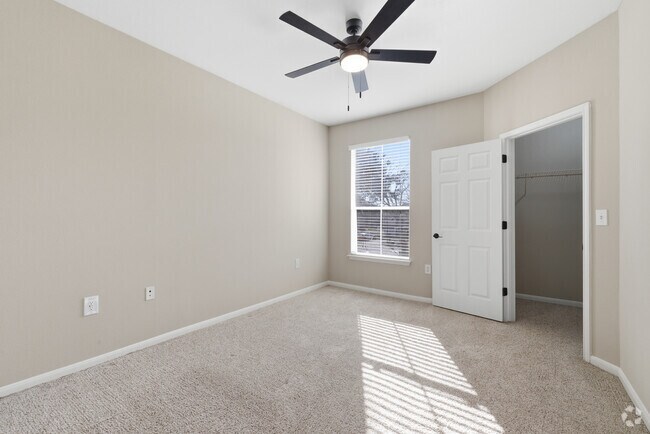 A1 1BR, 1BA - 693SF - Bedroom and Closet