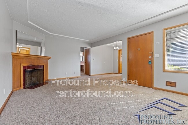 Photo - 4315 NE Thompson St