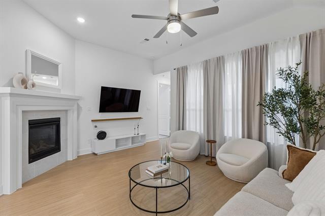 Photo - 1613 Sandhill Ln