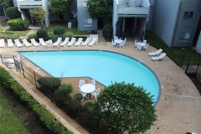 Photo - 12500 Melville Dr Unit 317B