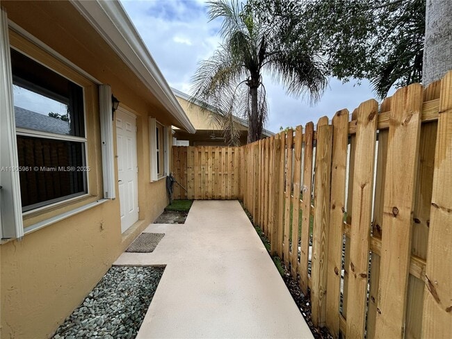 Photo - 1644 Jackson St