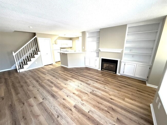Photo - 6855 Woodland Ave