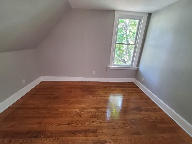 Photo - 721 Winchester Ave Unit 3