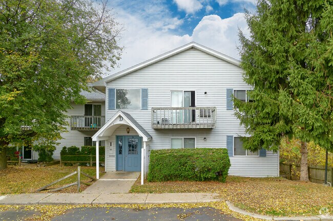 Lakewood Manor Apartments