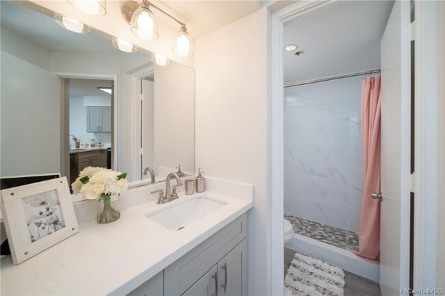 Photo - Convenient 1 Bedroom Close to Everything Unidad 1702
