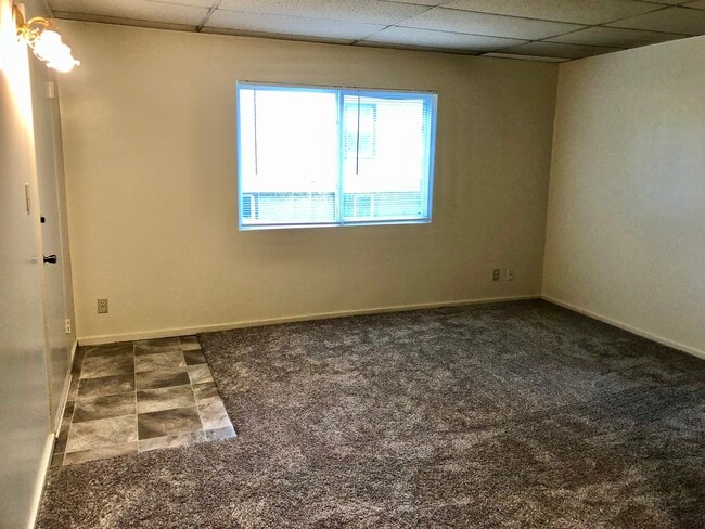 Building Photo - 306 E Henry St Unit Apt. 1