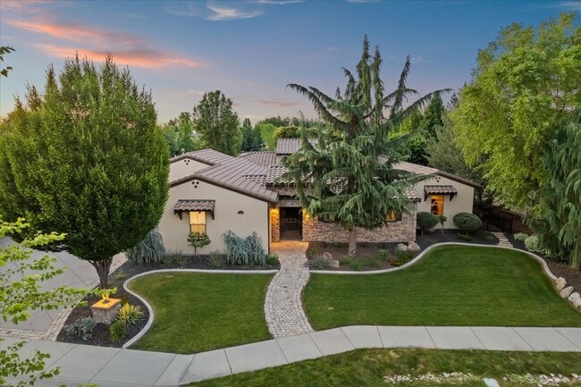 Photo - Resort Living in Desirable Eagle Idaho