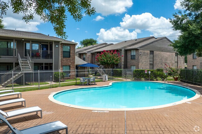 Pool - Pines of Woodforest