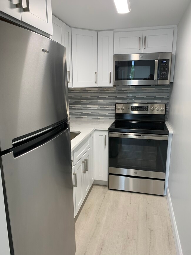 Photo - 15 S Golfview Rd Unit 201