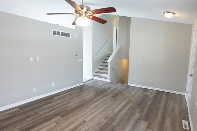 Photo - 2140 Maxine Ln