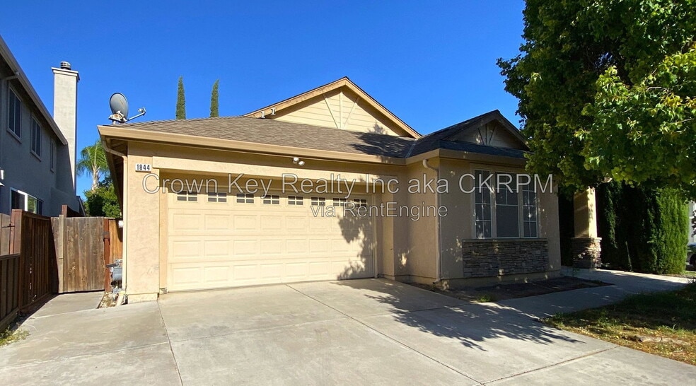 1844 Oswego Ct