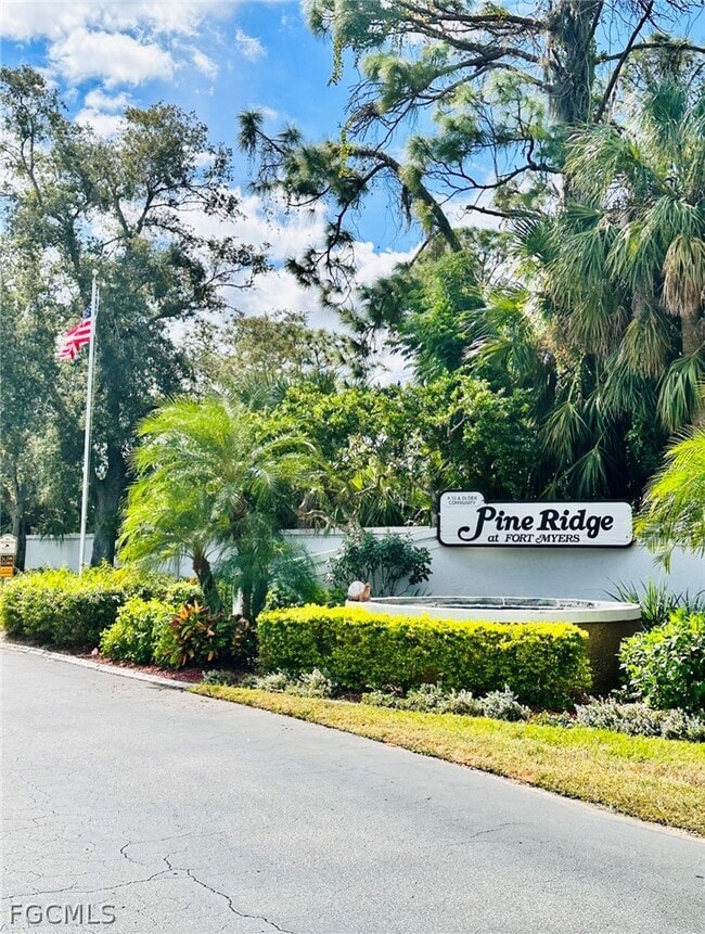 Building Photo - 9540 Green Cypress Ln Unit 11