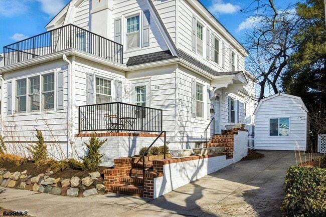 Photo - 119 N Clermont Ave