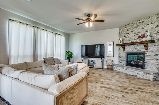 Photo - 1241 Ronald St