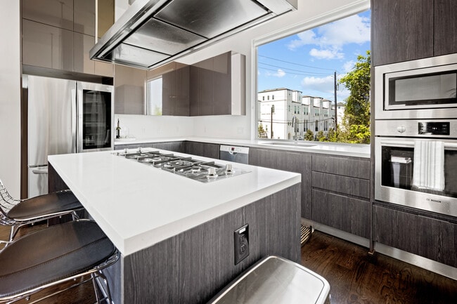 Building Photo - 2803 Decker Pl.