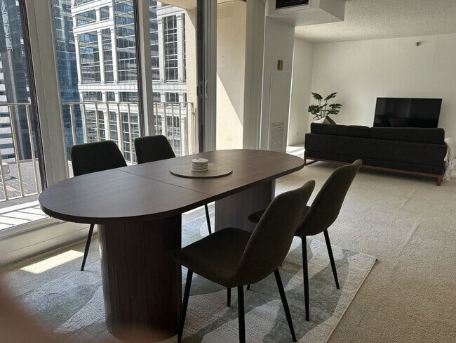 Photo - 210 N Wells St Unidad ID1294899P
