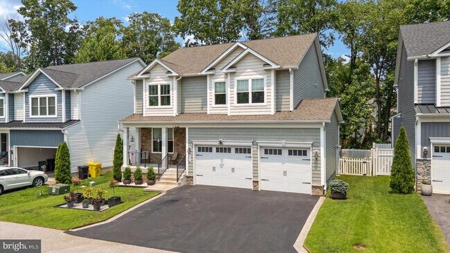 Photo - 806 Lynwood Ln