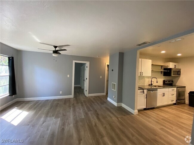 Building Photo - 3160 E Riverside Dr Unit 6 Rental